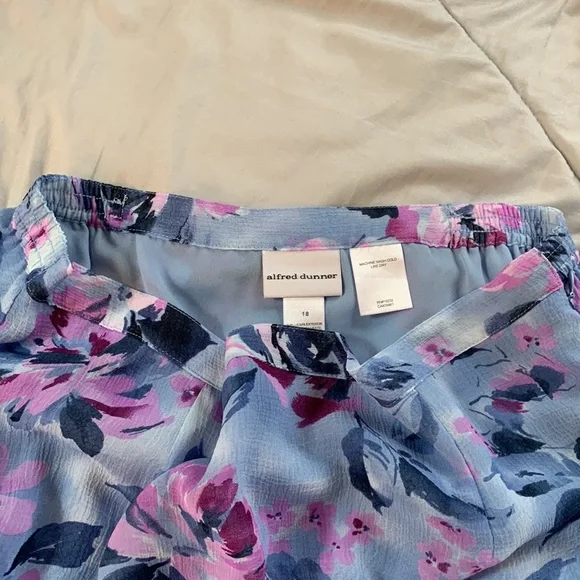 Skirt and top - Picture 9 of 9